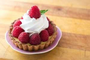mini raspberry tart